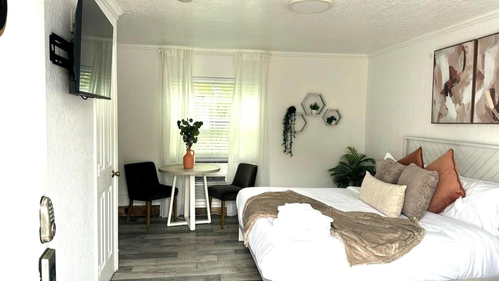 1K Bed Studio Apt With Shared Pool 06 클리어워터 외부 사진